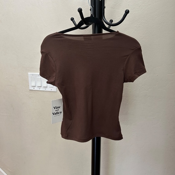 Brand New Fitted Stretchy Short Sleeve Brown Top - Picture 2 of 9